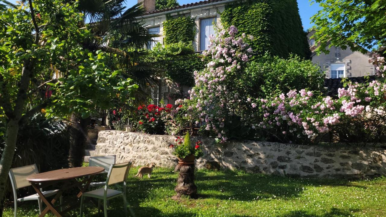 Relais De La Renaissance Bed & Breakfast Saint-Michel-de-Montaigne Екстериор снимка